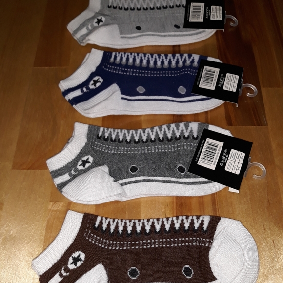 4/$15 - 4 Pairs Youth Sneaker Socks - Picture 2 of 3